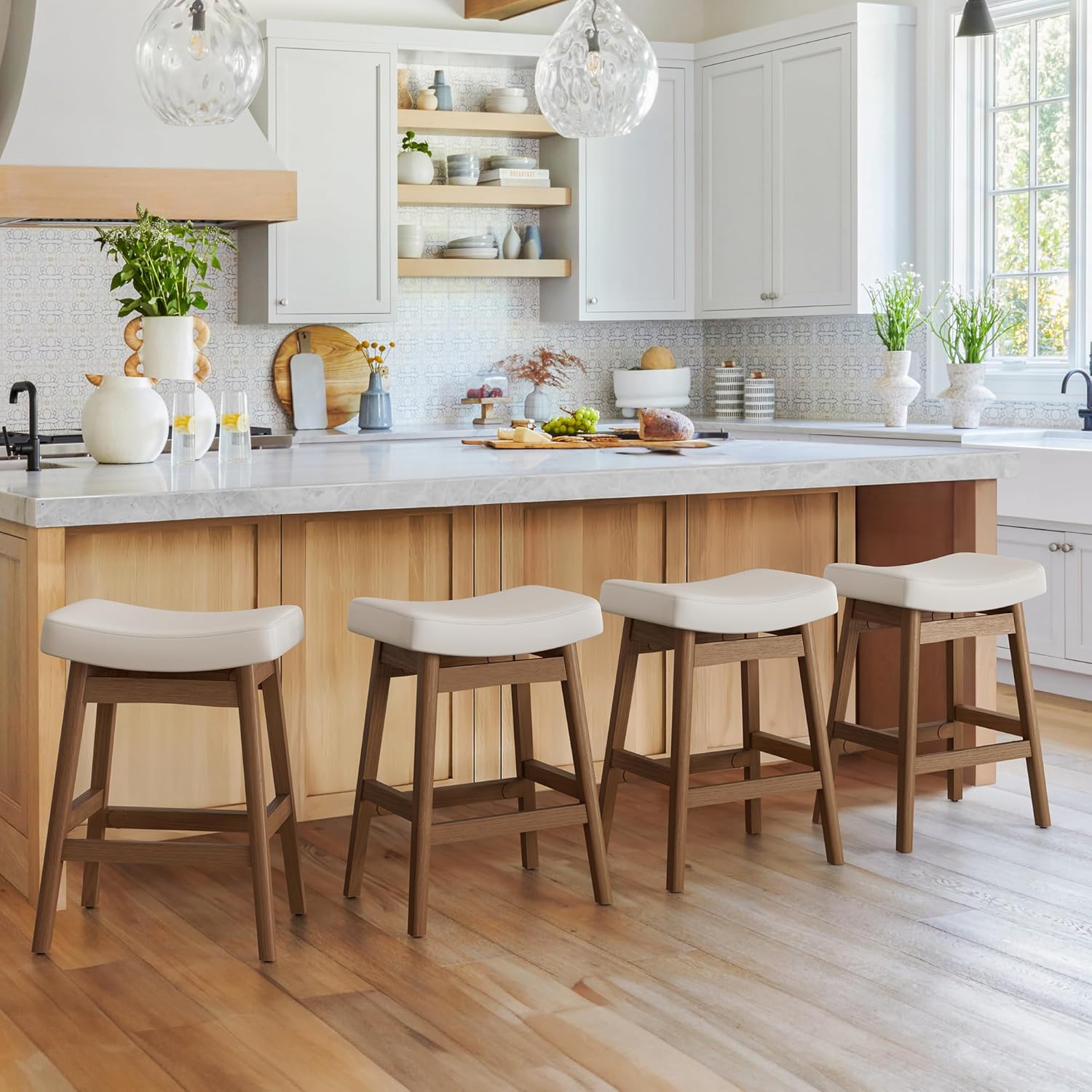 Bar Stools Set of 4, Barstools with Sturdy Wood Legs, Saddle Seat Counter Height Bar Stools for Kitchen Counter, Bar, Dining, 24 Inch Farmhouse Counter Stools, Antique White Leather