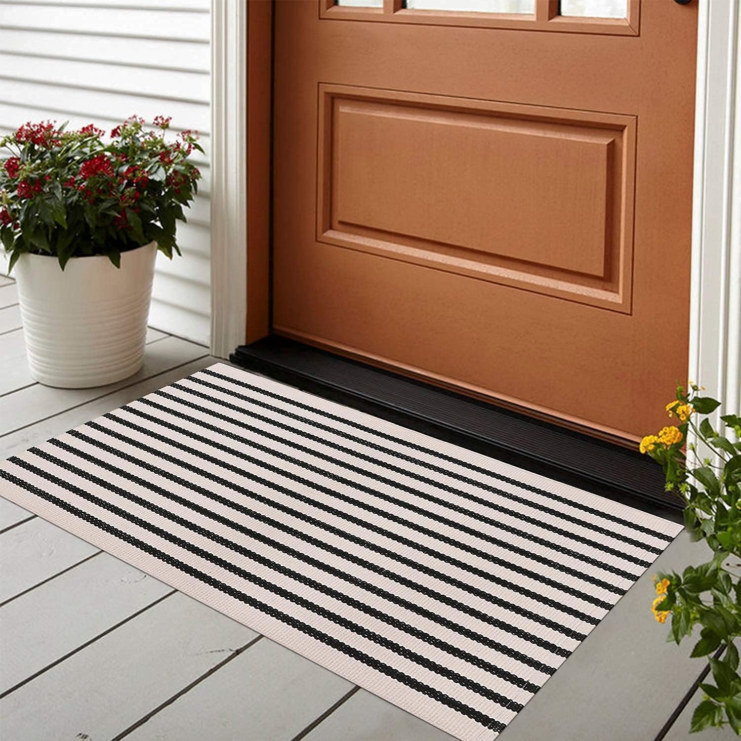 LEEVAN Outdoor Door Mat 2'x3' Washable Welcome Mat Woven Black and White Entryway Rug Farmhouse Front Porch Decor Outside Entrance Striped Outdoor Floor Mats
